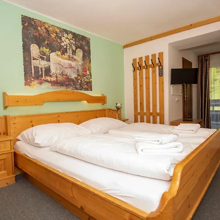 Alpen Arnika فندق