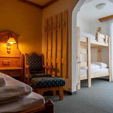 Alpen Arnika & Restaurant Szálloda 3*