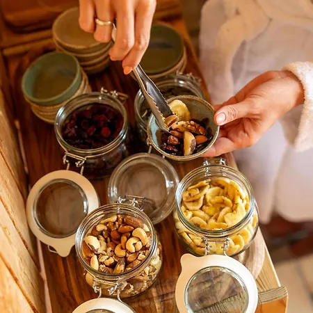 Alpen Arnika & Restaurant Szálloda 3*