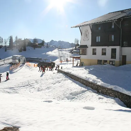 Alpen Arnika & Restaurant Szálloda 3*