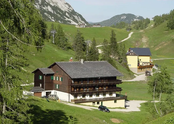 Alpen Arnika فندق 3*